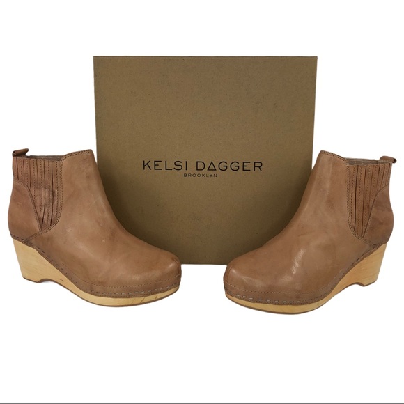 kelsi dagger clog boot